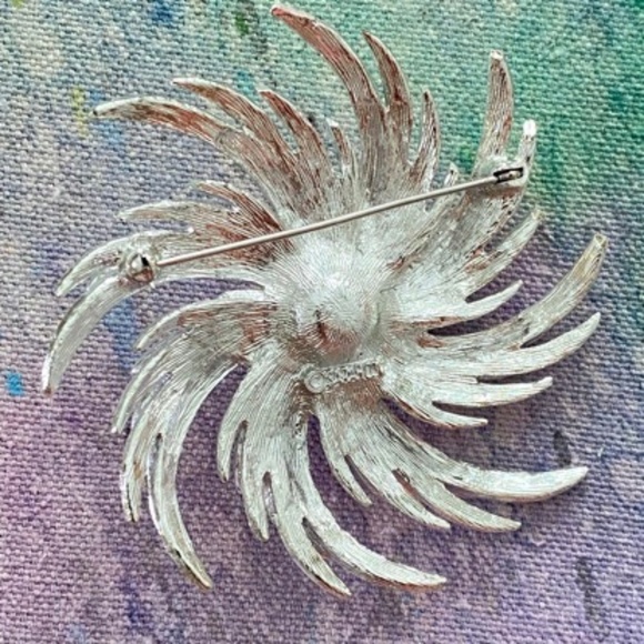 VINTAGE SARAH COVENTRY Brooch Floral Silver SWIRL Pearl Statement - Picture 6 of 8